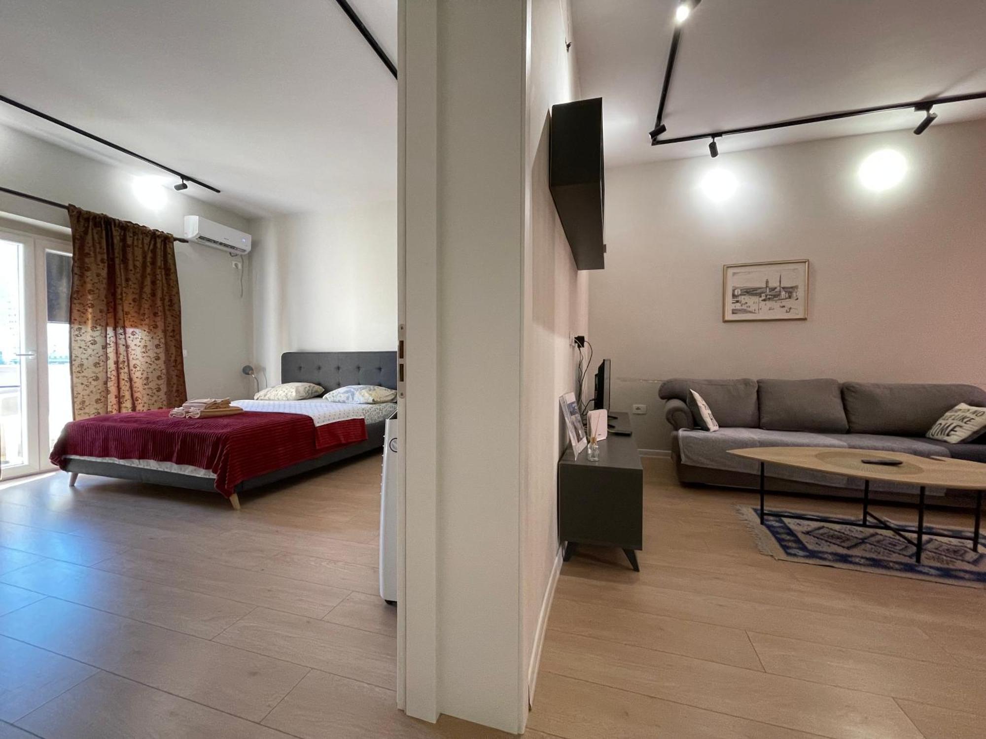 Kadare City-Center Apartment With Balcony * Tirana