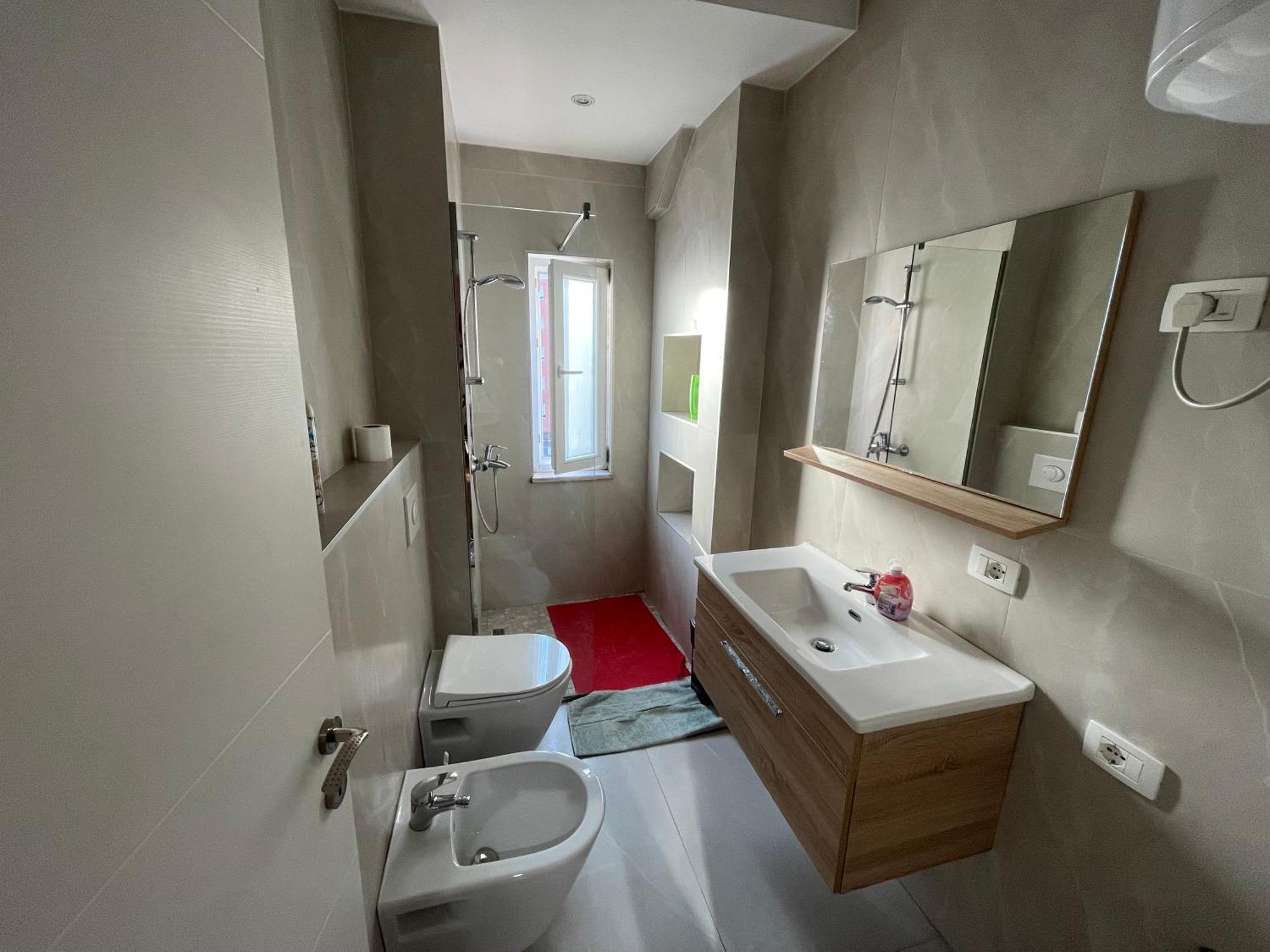 Kadare City-Center Apartment With Balcony *