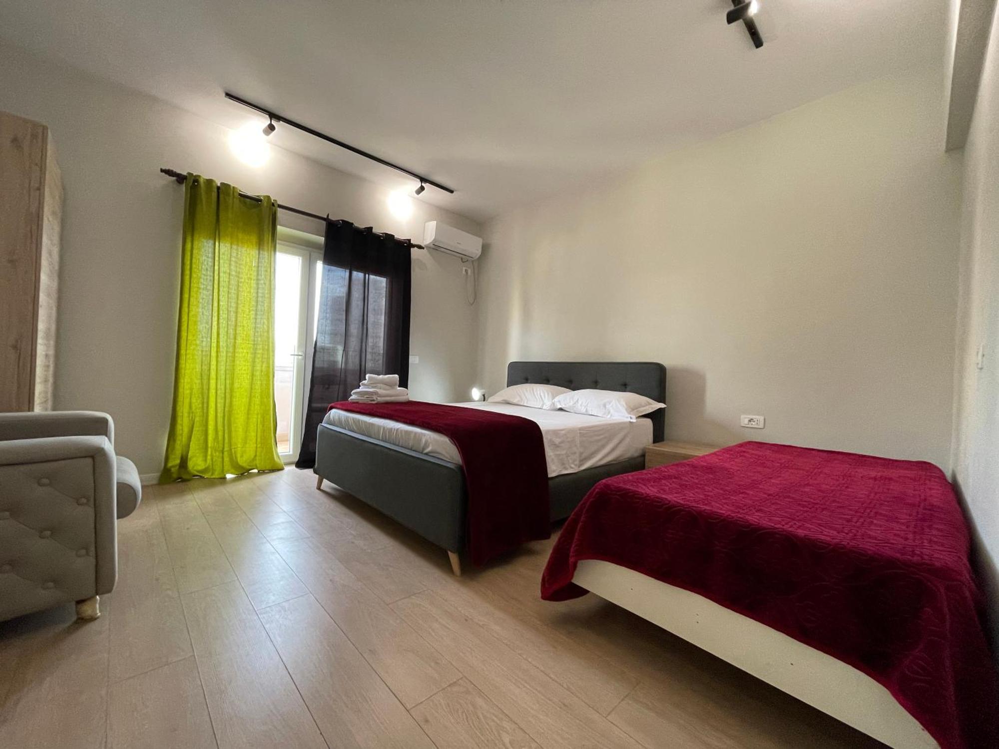 Kadare City-Center Apartment With Balcony * Tirana