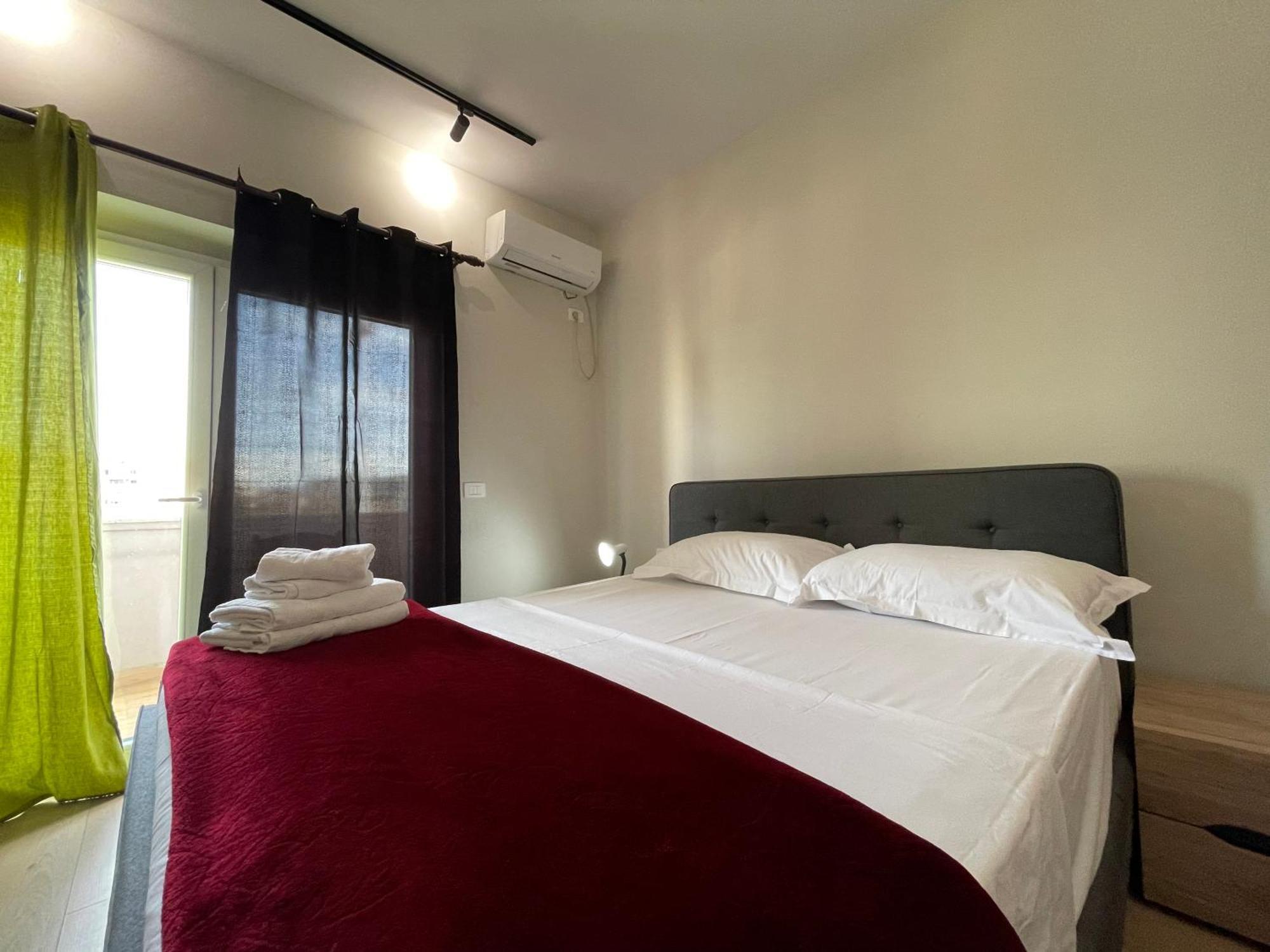 Kadare City-Center Apartment With Balcony *